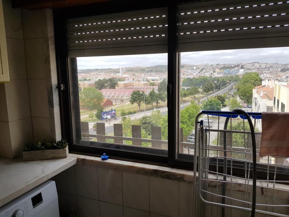 Ferienwohnung Enjoy Lisbon Cascais Sintra 1200 Metres To Metro Blue Line Sintra Rail Line Free Parking Amadora Exterior foto