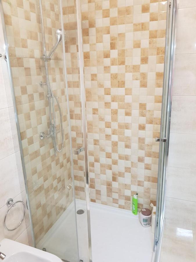 Ferienwohnung Enjoy Lisbon Cascais Sintra 1200 Metres To Metro Blue Line Sintra Rail Line Free Parking Amadora Exterior foto