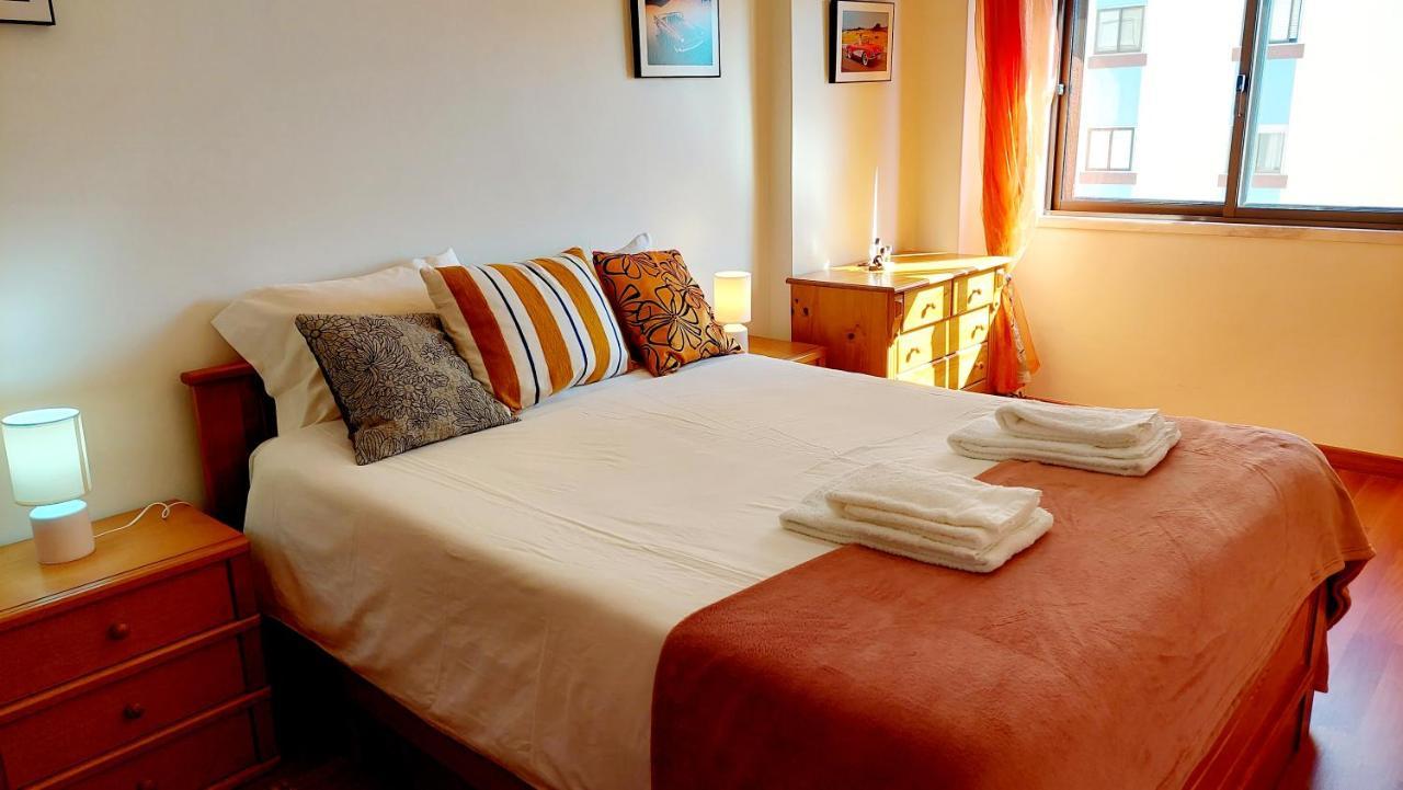 Ferienwohnung Enjoy Lisbon Cascais Sintra 1200 Metres To Metro Blue Line Sintra Rail Line Free Parking Amadora Exterior foto