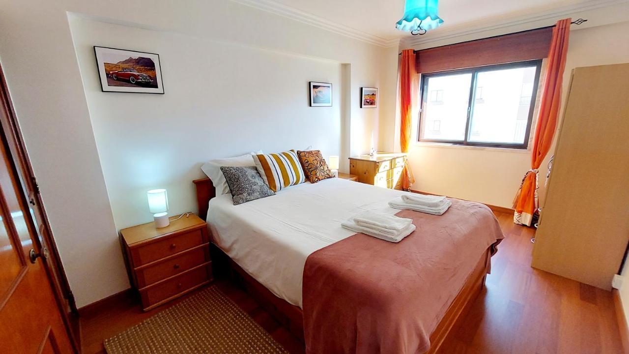 Ferienwohnung Enjoy Lisbon Cascais Sintra 1200 Metres To Metro Blue Line Sintra Rail Line Free Parking Amadora Exterior foto