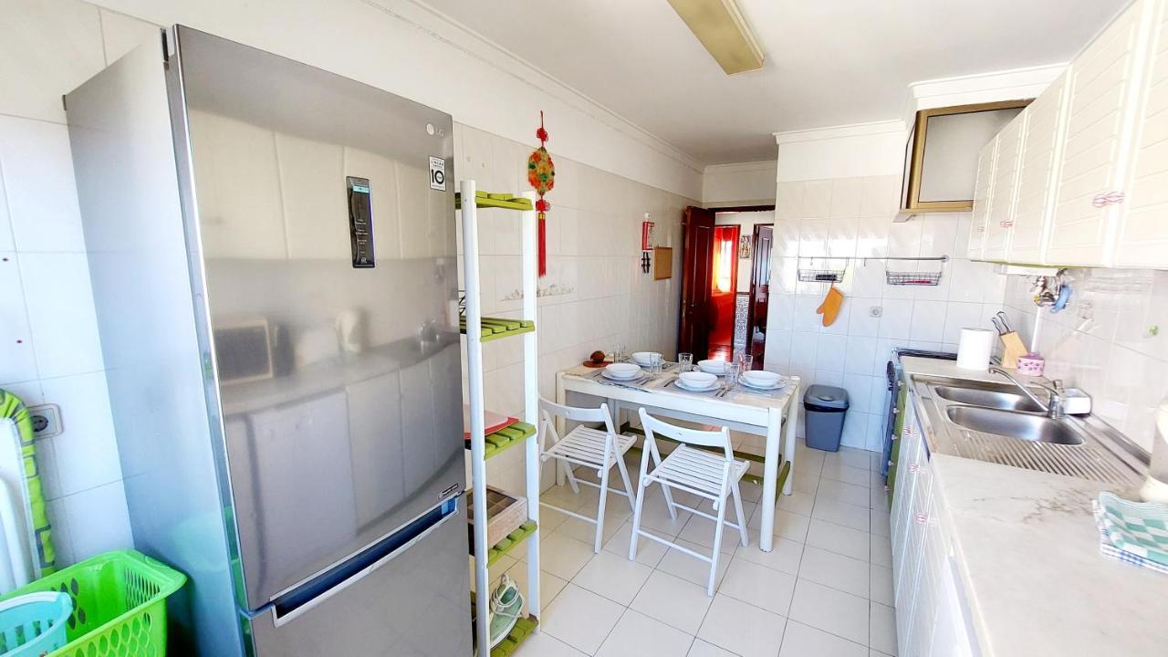 Ferienwohnung Enjoy Lisbon Cascais Sintra 1200 Metres To Metro Blue Line Sintra Rail Line Free Parking Amadora Exterior foto