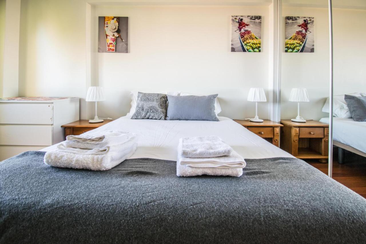 Ferienwohnung Enjoy Lisbon Cascais Sintra 1200 Metres To Metro Blue Line Sintra Rail Line Free Parking Amadora Exterior foto