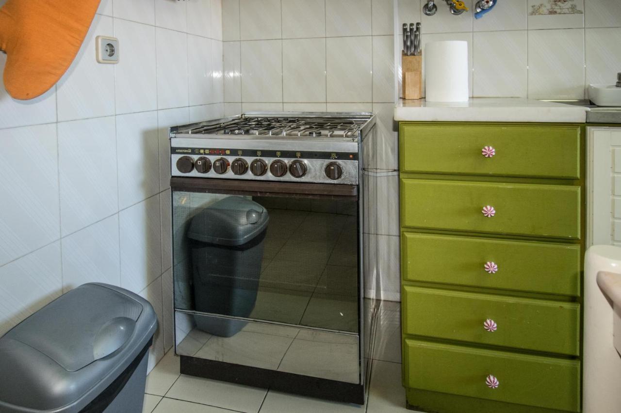 Ferienwohnung Enjoy Lisbon Cascais Sintra 1200 Metres To Metro Blue Line Sintra Rail Line Free Parking Amadora Exterior foto